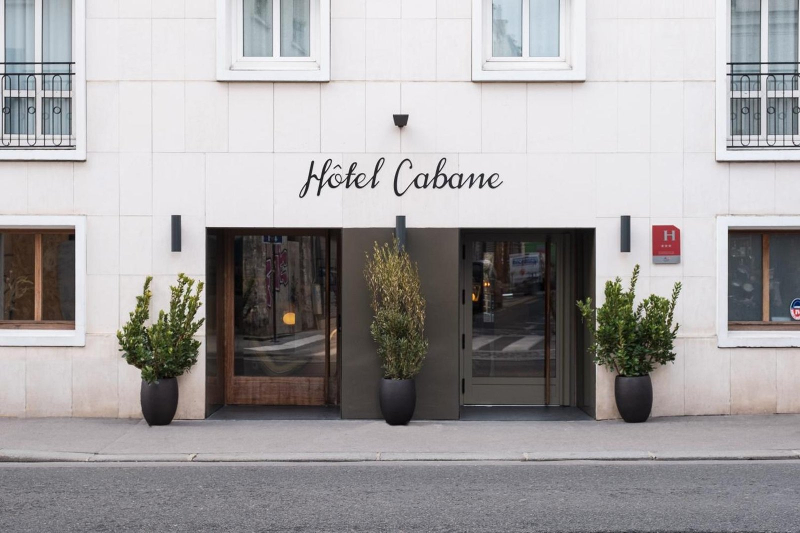 Hôtel Cabane — backstory