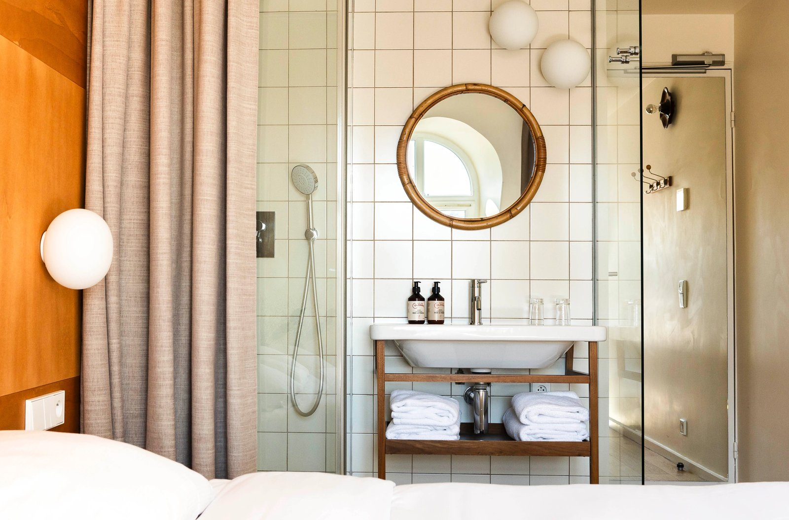 Hôtel Cabane — rooms