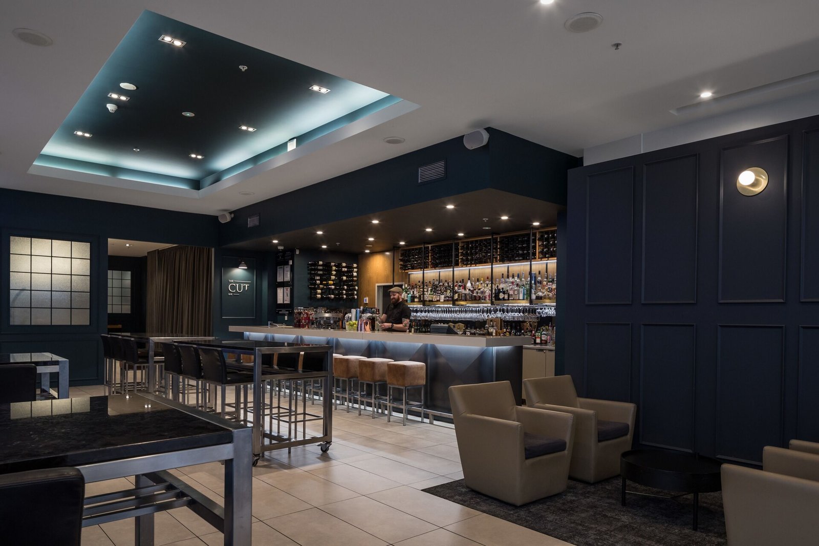 Rydges Auckland — eat & drink