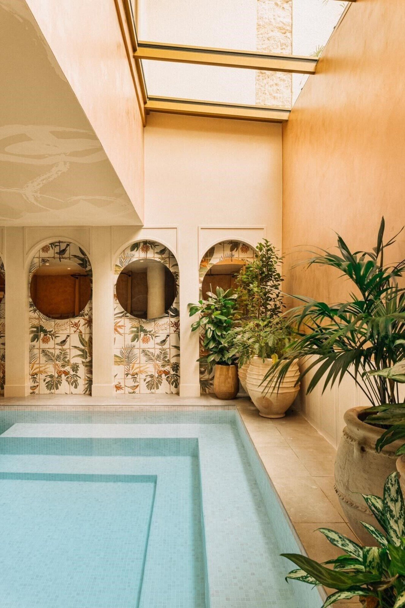 BLOOM HOUSE HOTEL RESTAURANT & SPA PARIS, the pool