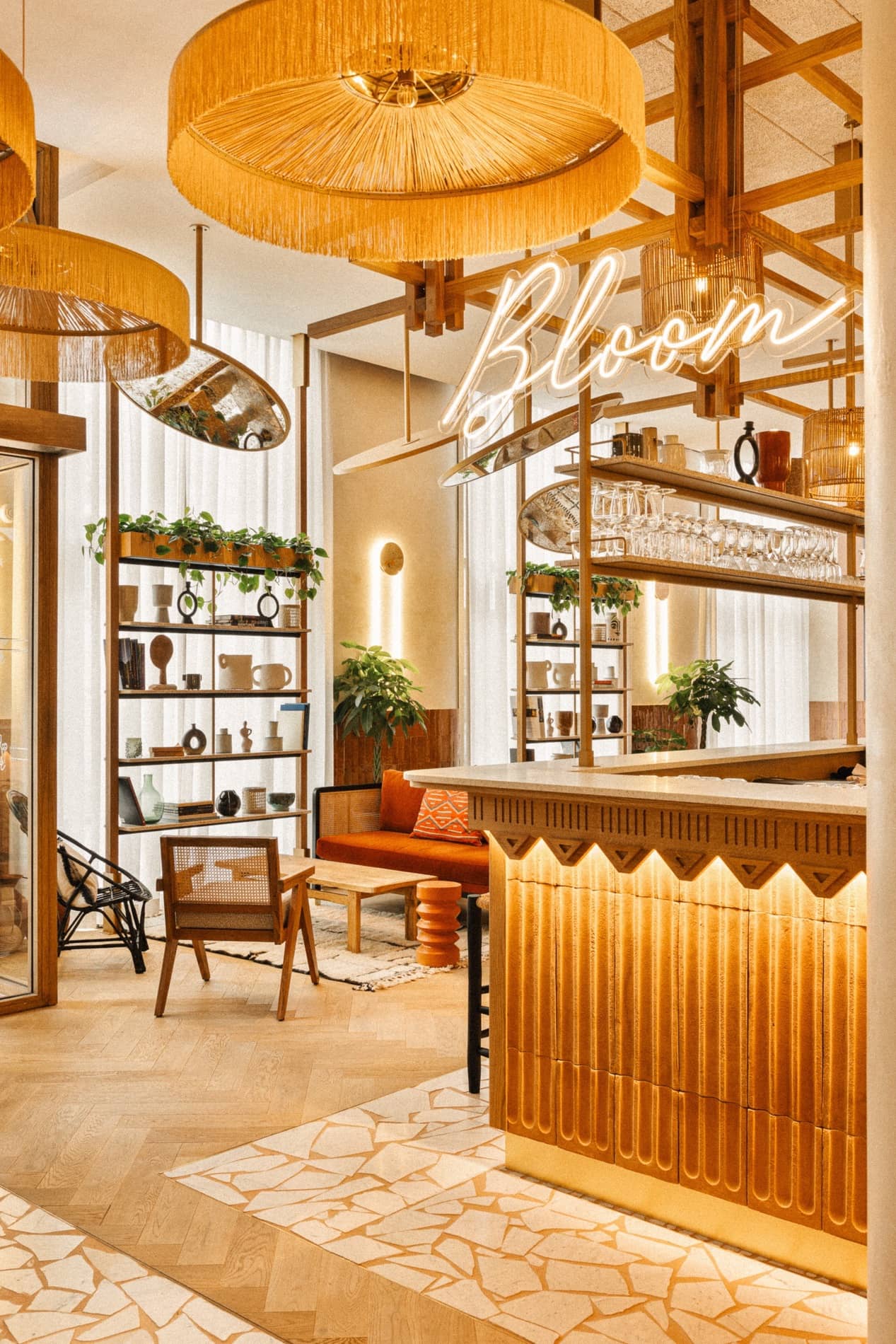 BLOOM HOUSE HOTEL RESTAURANT & SPA PARIS, at the table