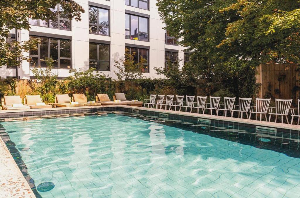MOB HOUSE — wellness