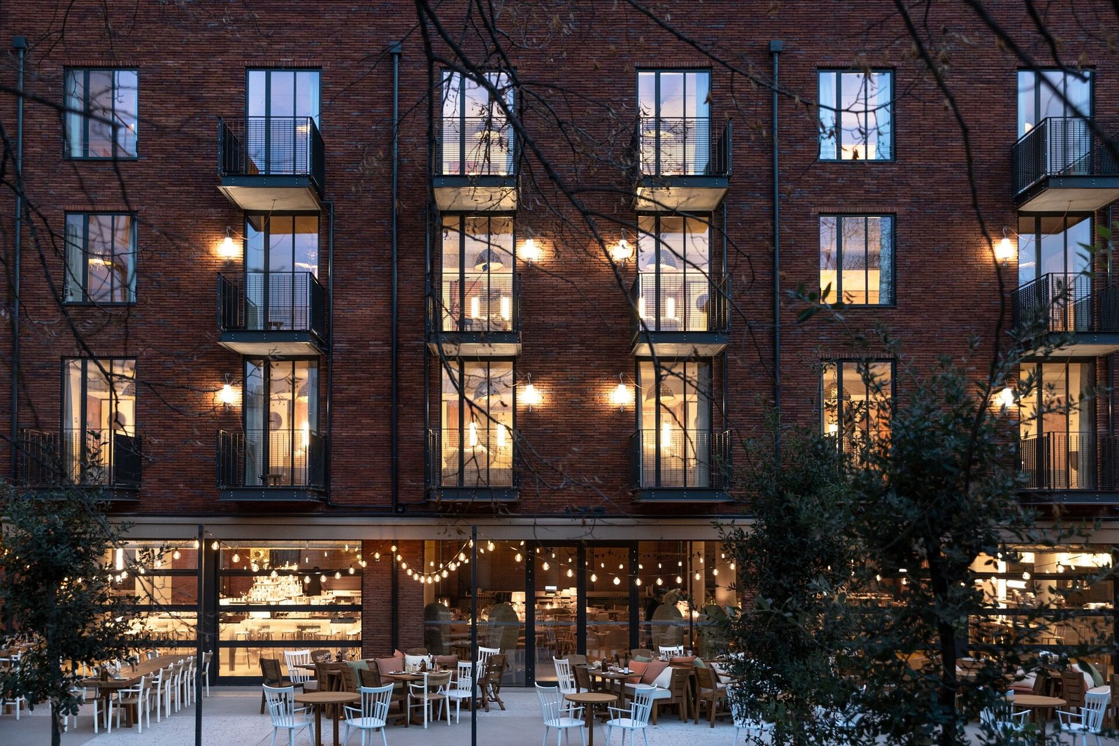 MOB HOUSE — eat & drink