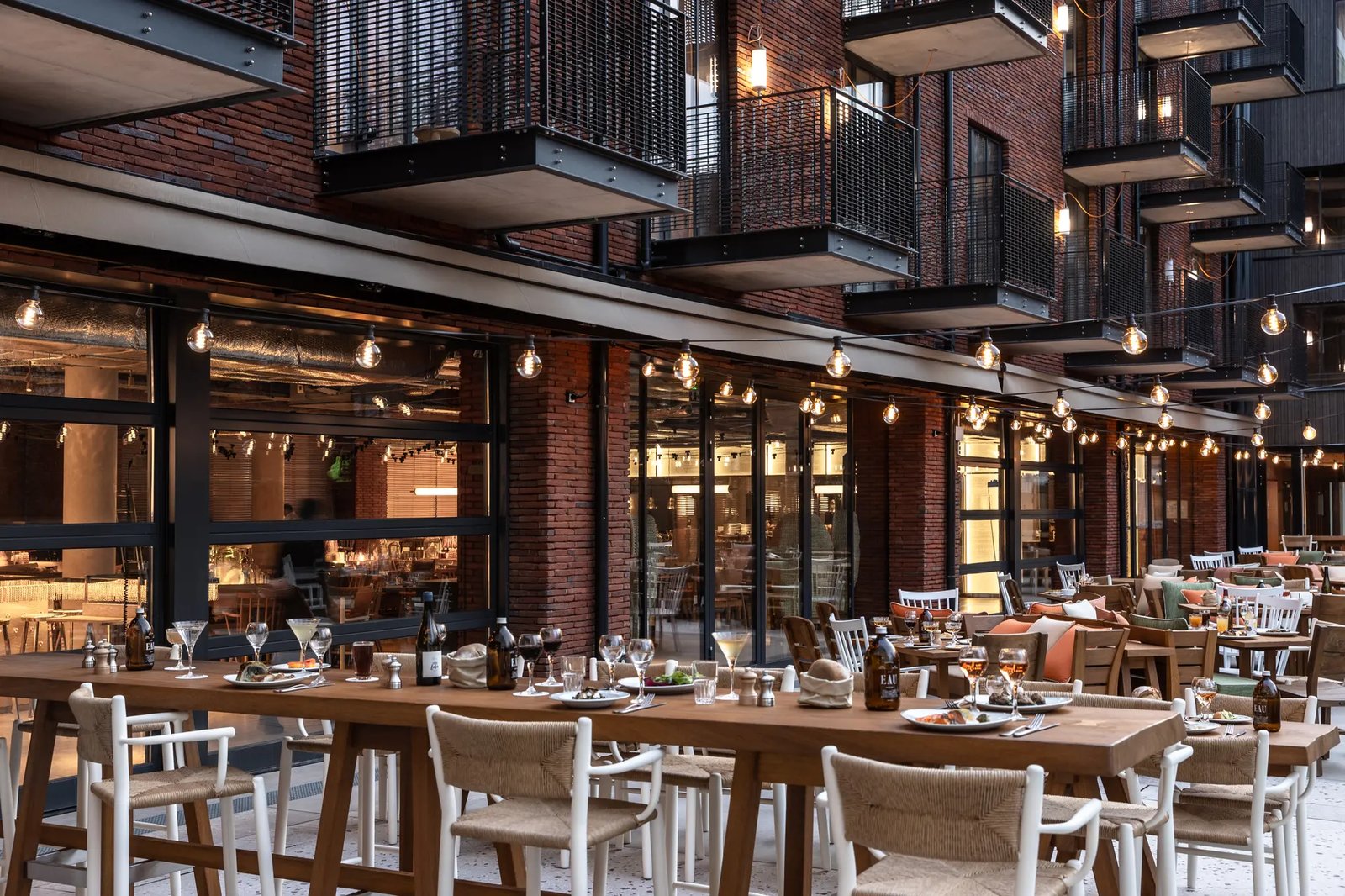 MOB HOUSE — eat & drink
