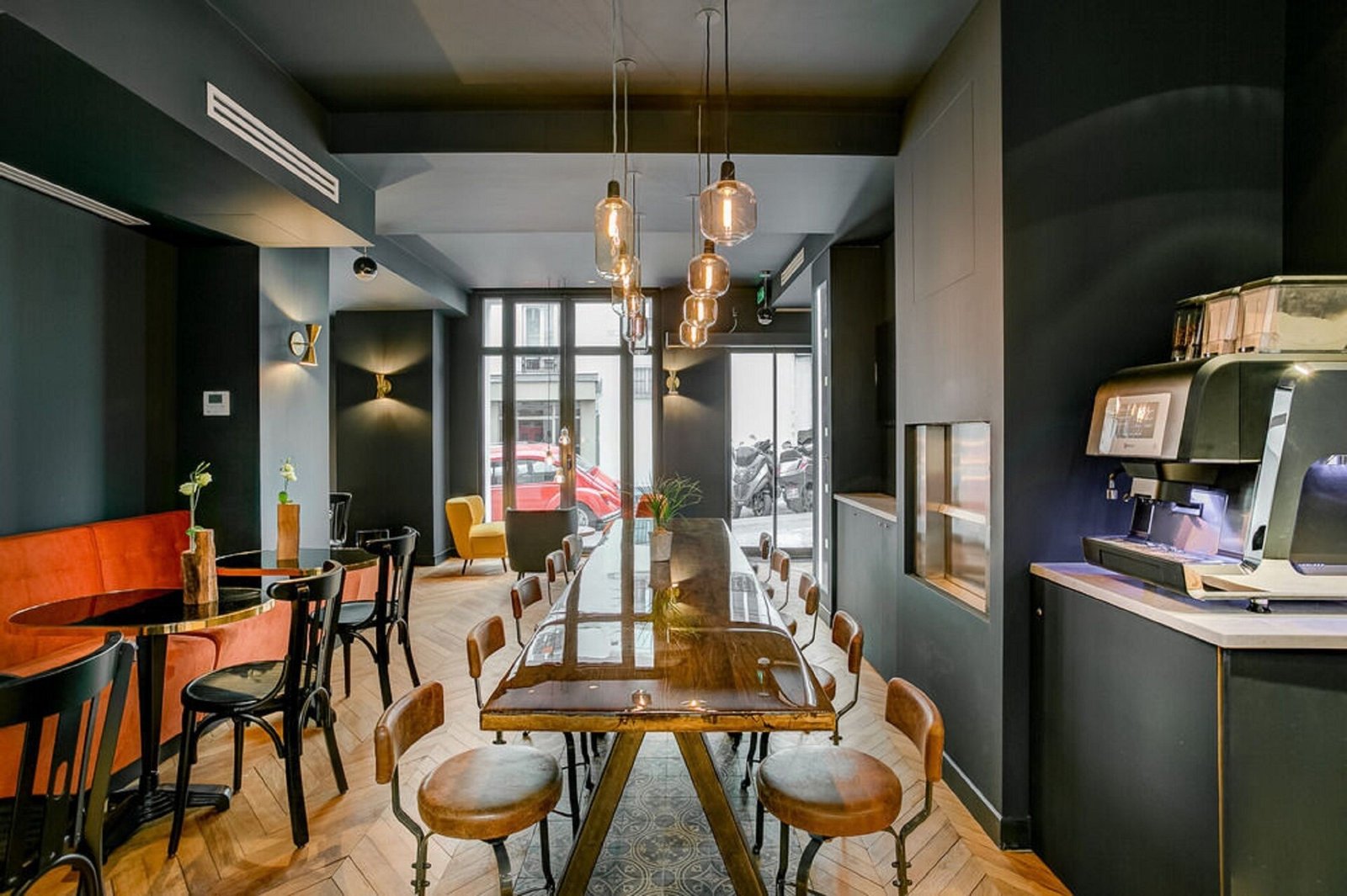 Hôtel Scarlett — eat & drink