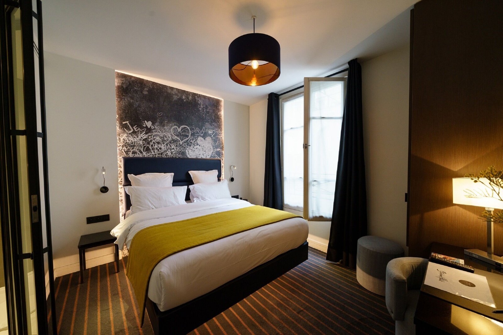 Hôtel Scarlett — rooms