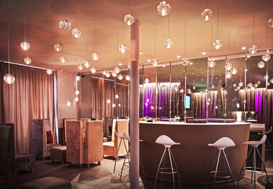 Seven Hotel Paris — eat & drink