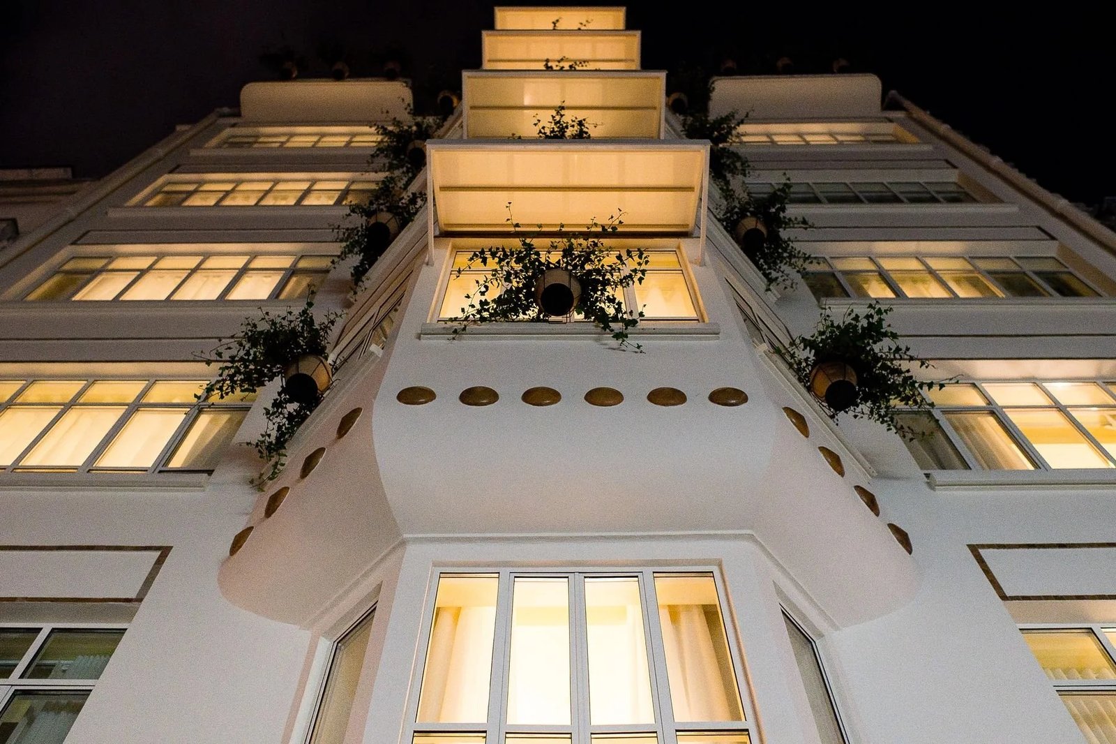 Hotel 9Confidentiel — backstory