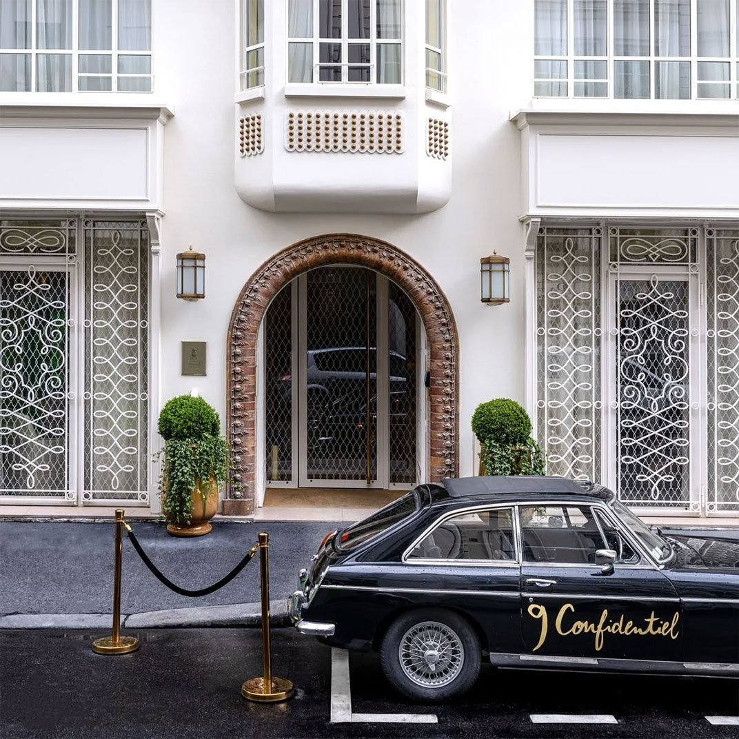 Hotel 9Confidentiel — backstory