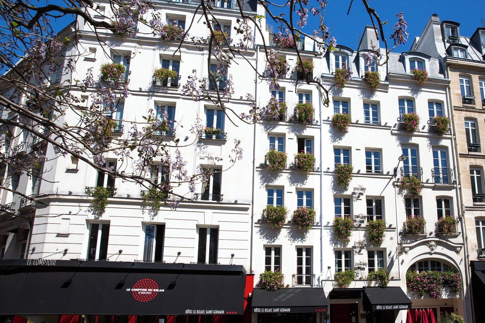 Le Relais Saint Germain — backstory