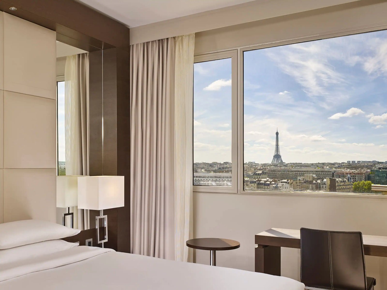 Hyatt Regency Paris Étoile — rooms