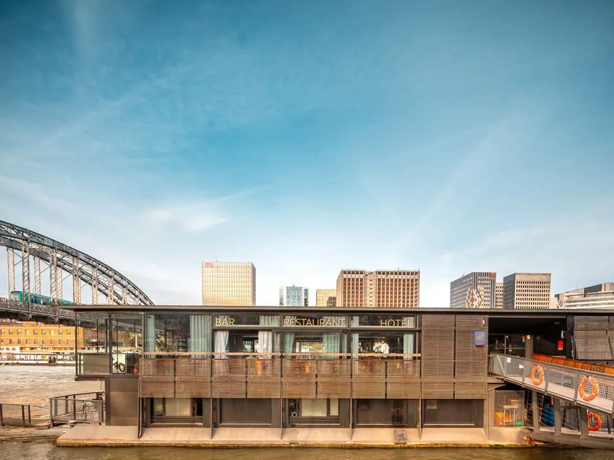 Off Paris Seine — eat & drink