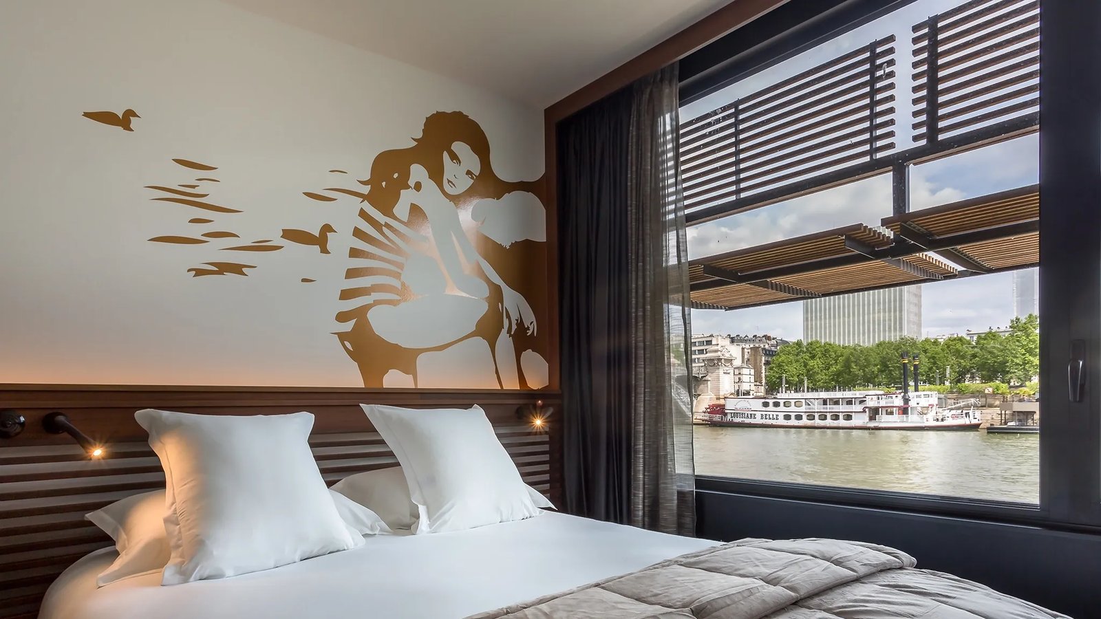 Off Paris Seine — rooms