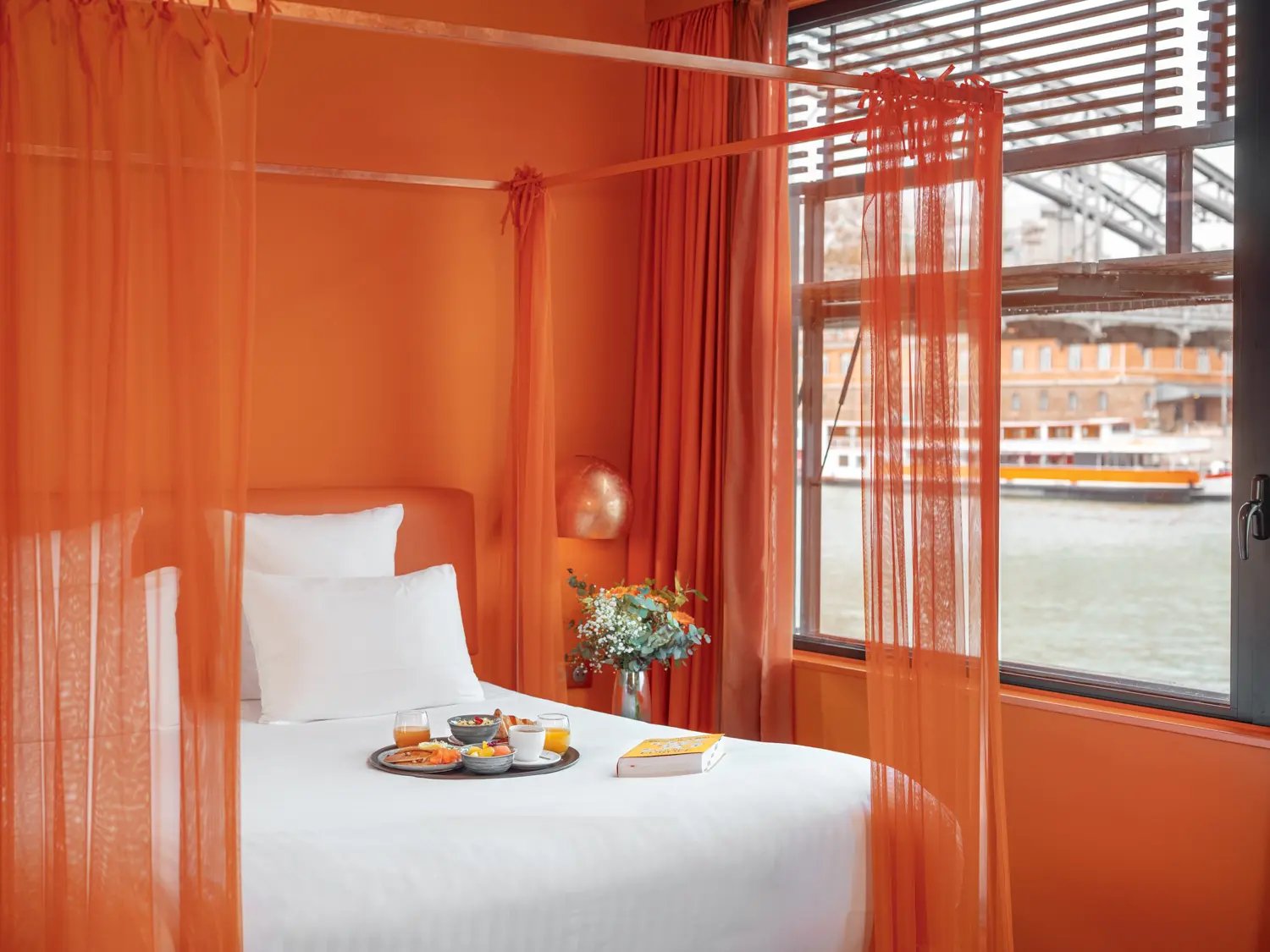 Off Paris Seine — rooms