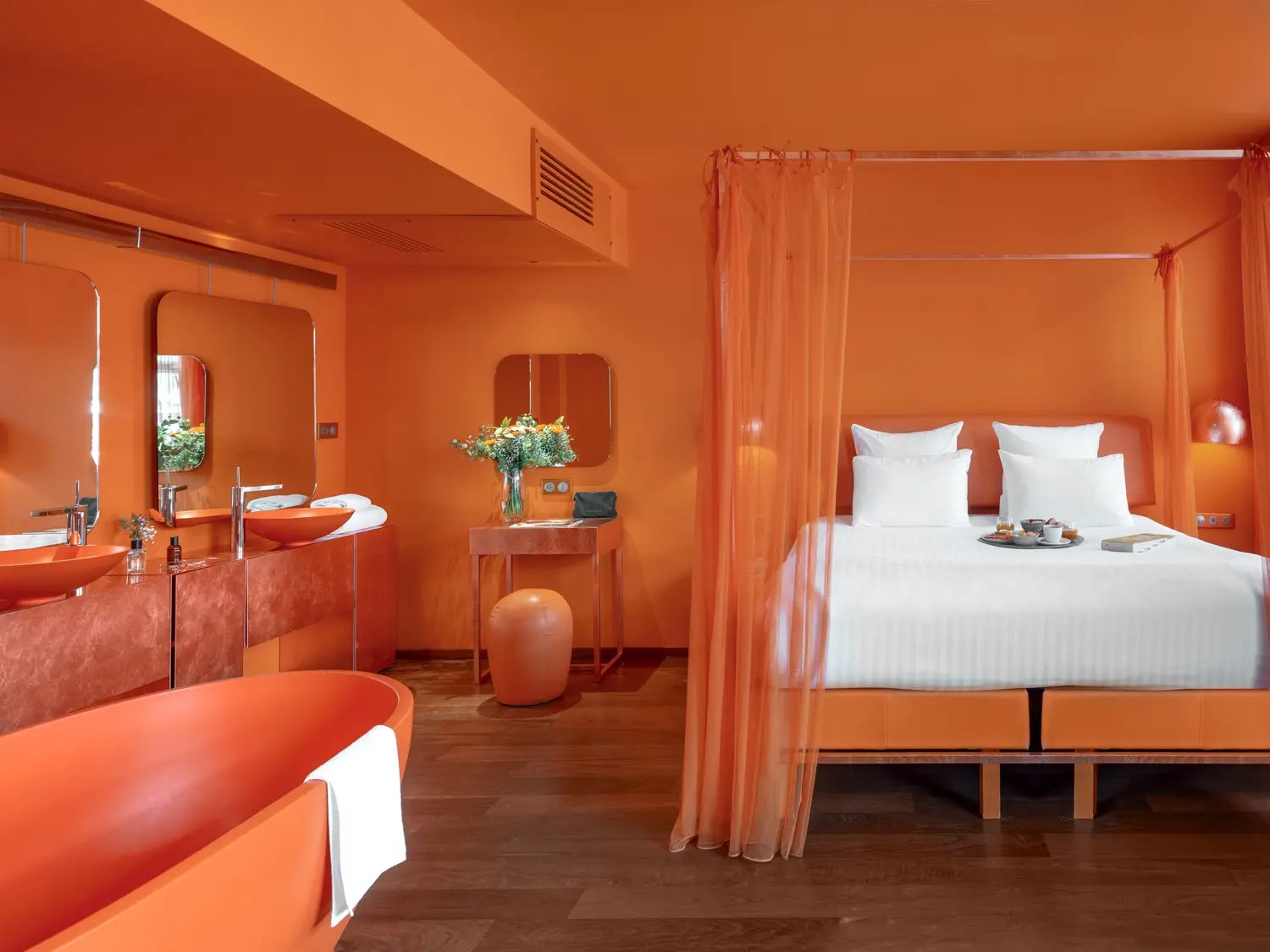 Off Paris Seine — rooms
