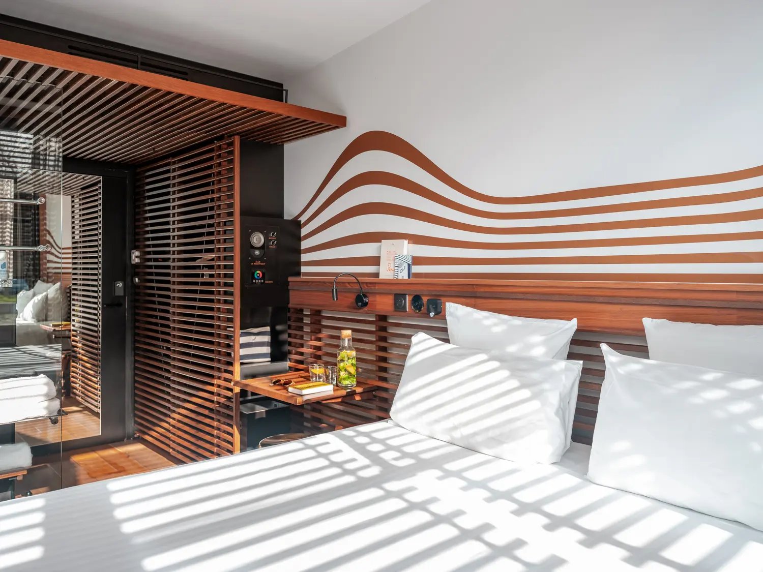 Off Paris Seine — rooms
