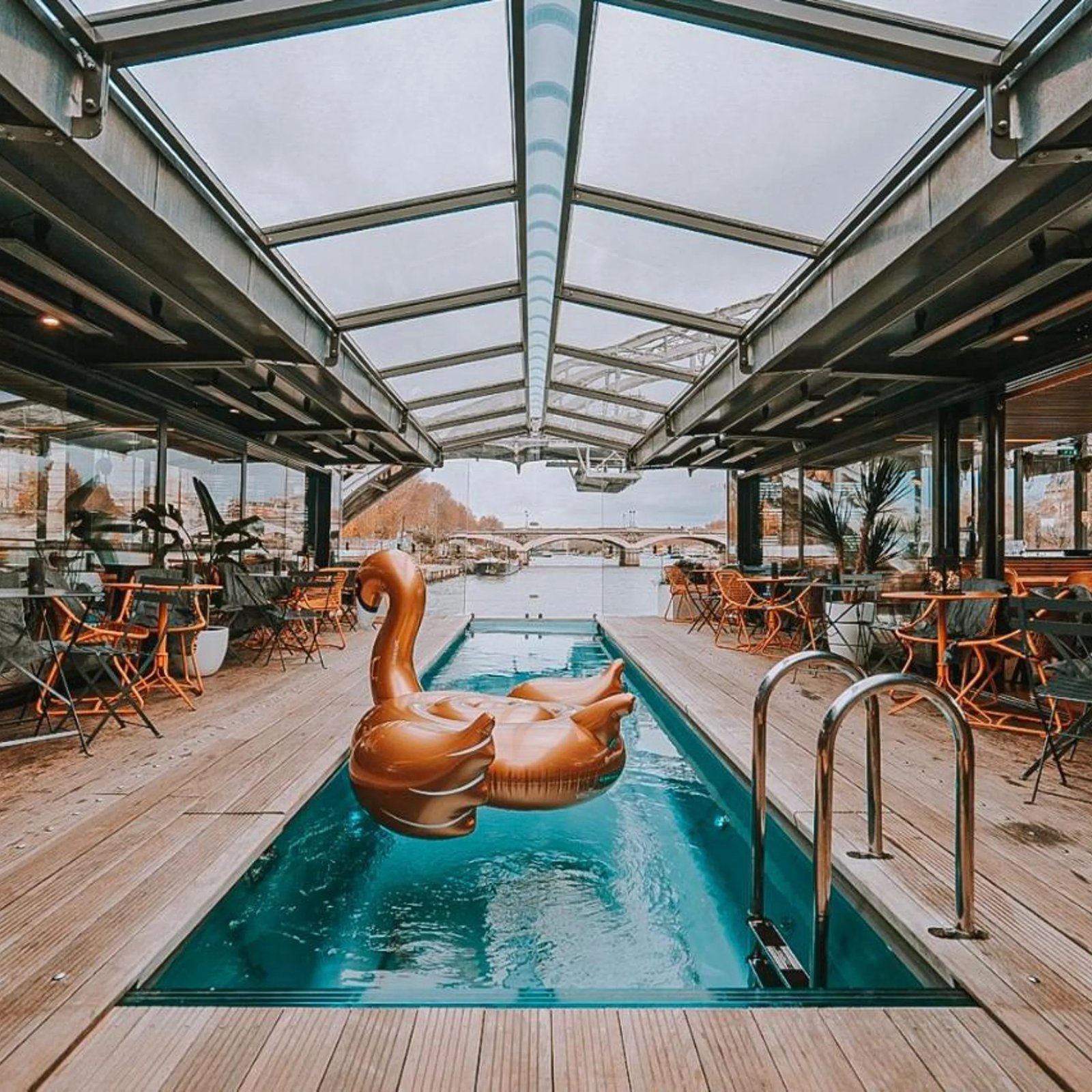 Off Paris Seine — wellness