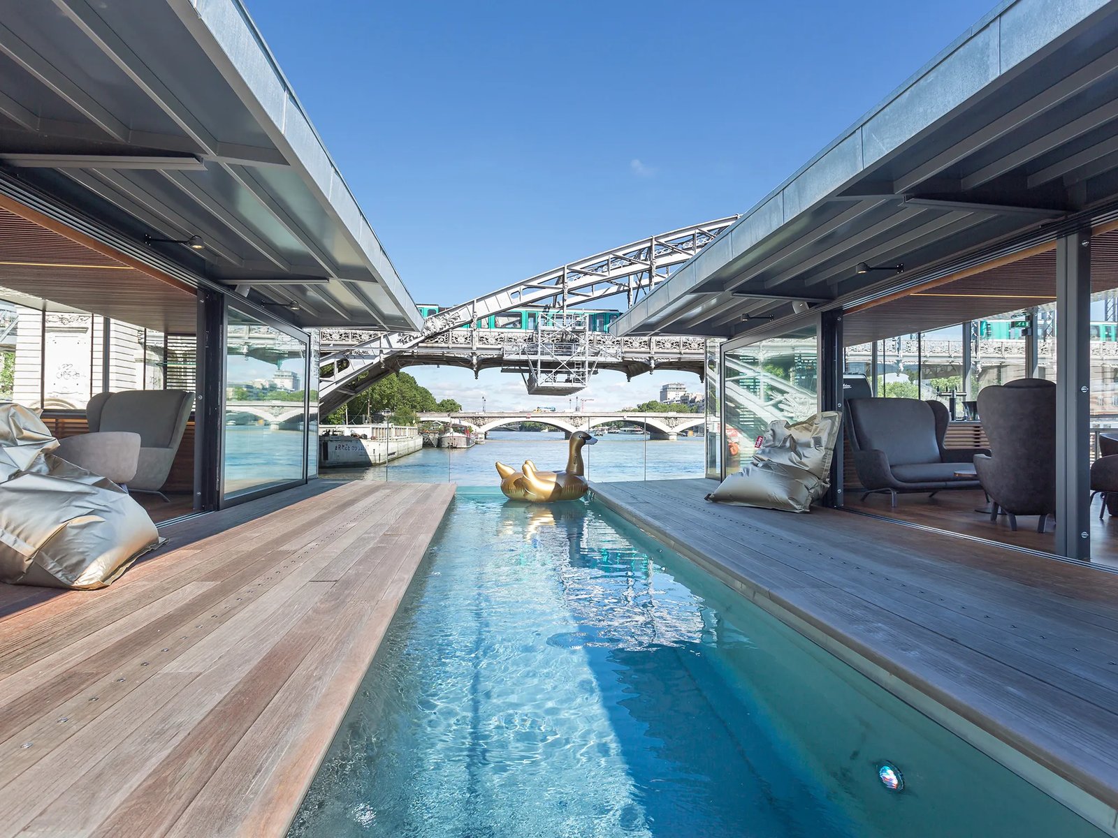 Off Paris Seine