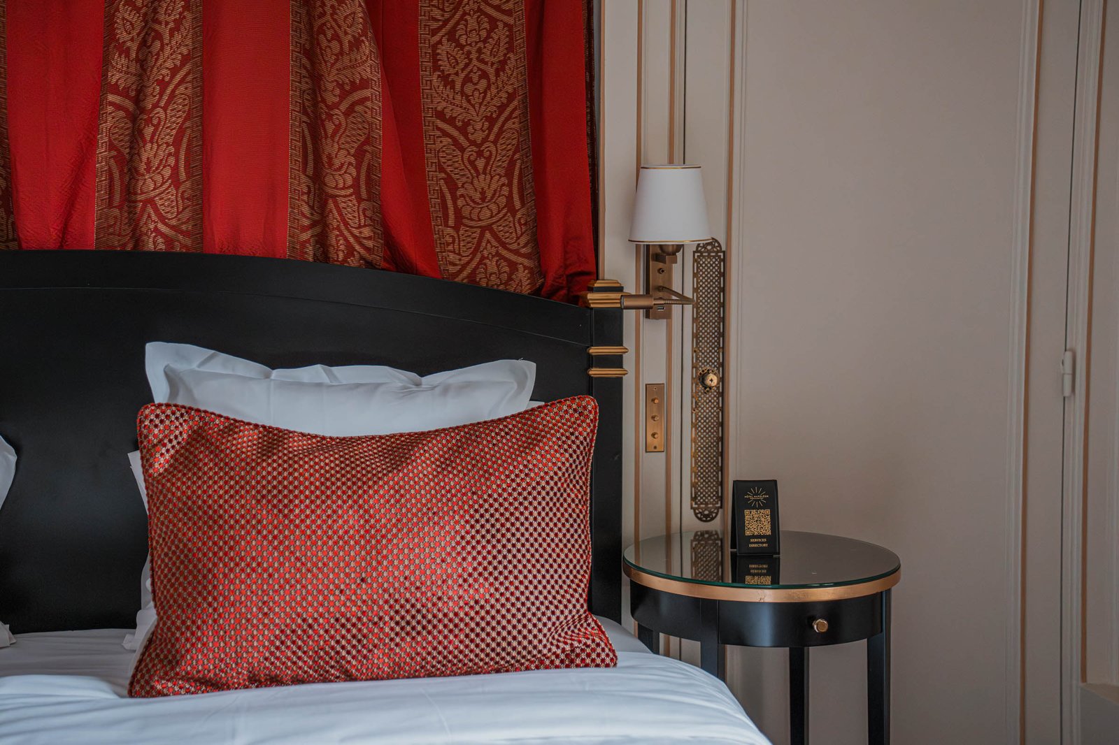 Hotel Napoleon — rooms