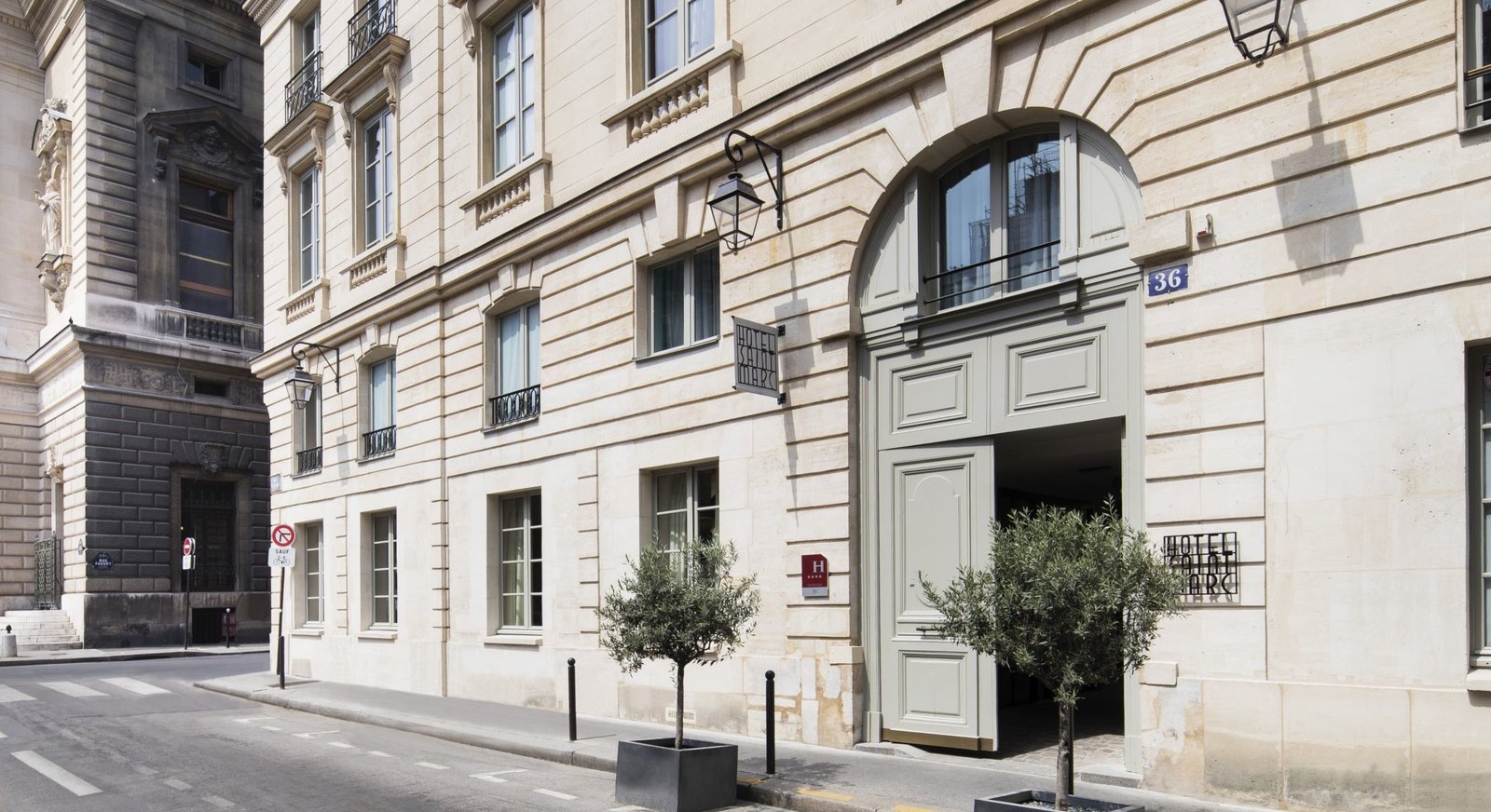 Hôtel Saint-Marc — backstory
