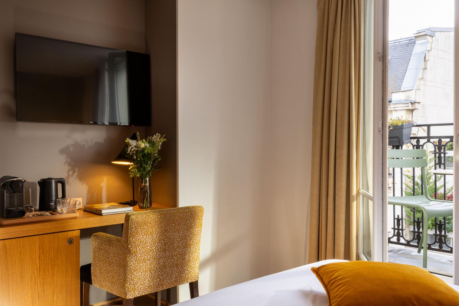 Hôtel Le Six — rooms