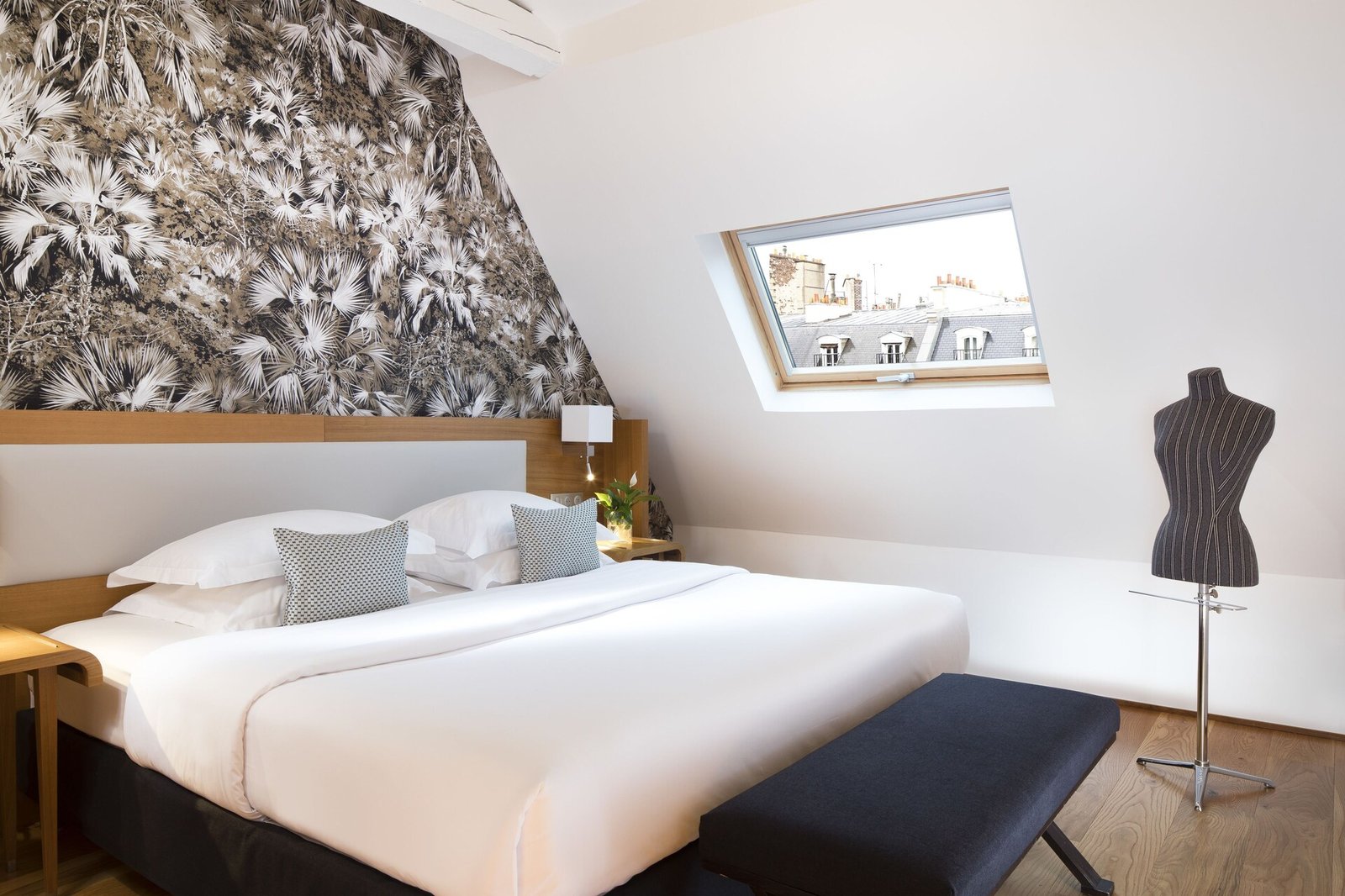 Hôtel Le Six — rooms