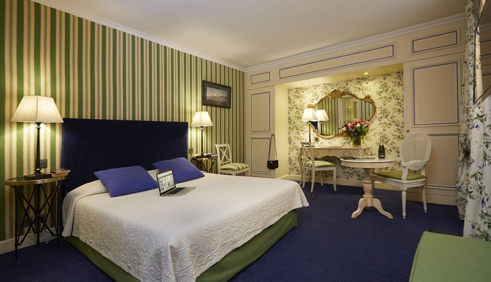Hôtel Beaubourg — rooms
