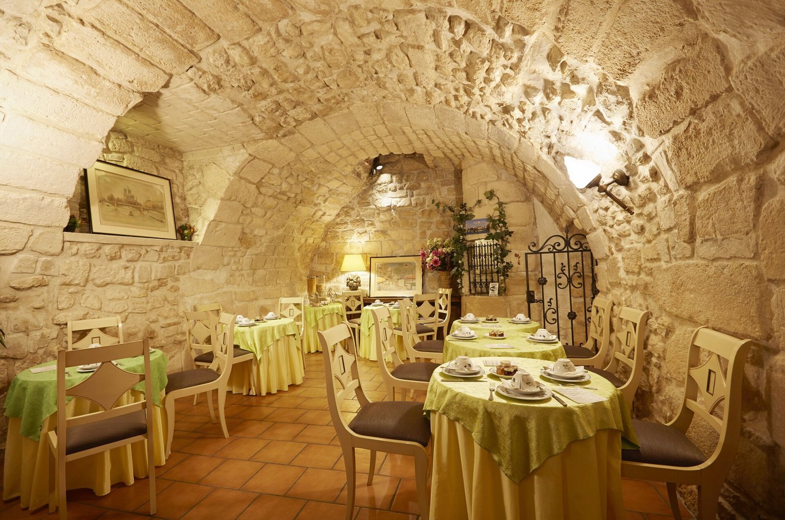 Hôtel Beaubourg — eat & drink