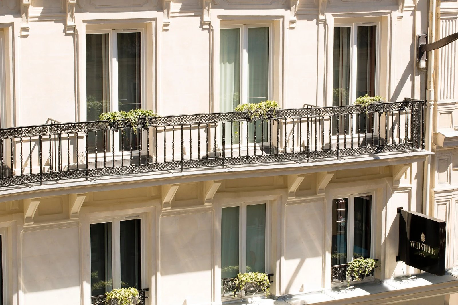 Hôtel Whistler Paris — backstory