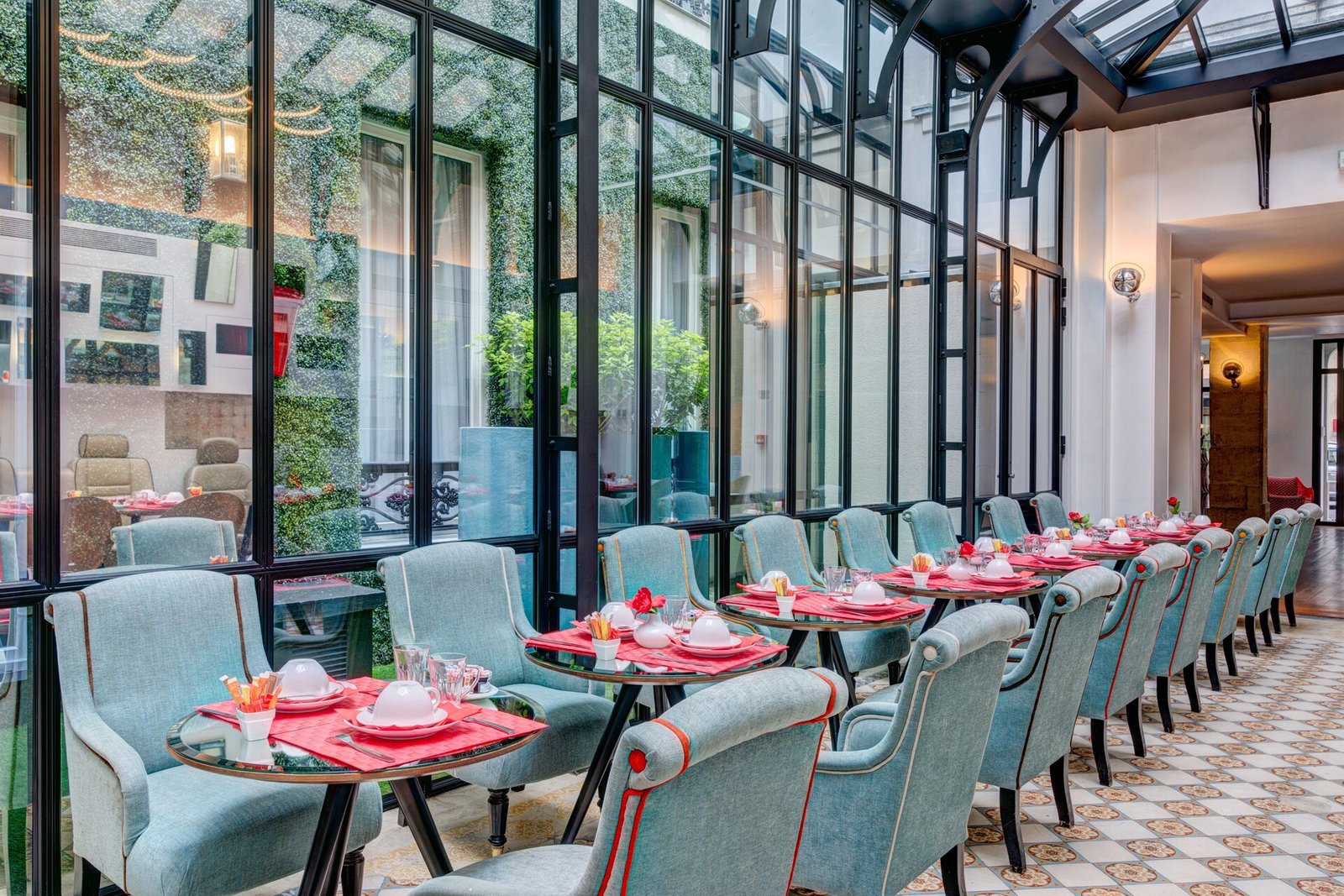 Hotel Joyce — eat & drink