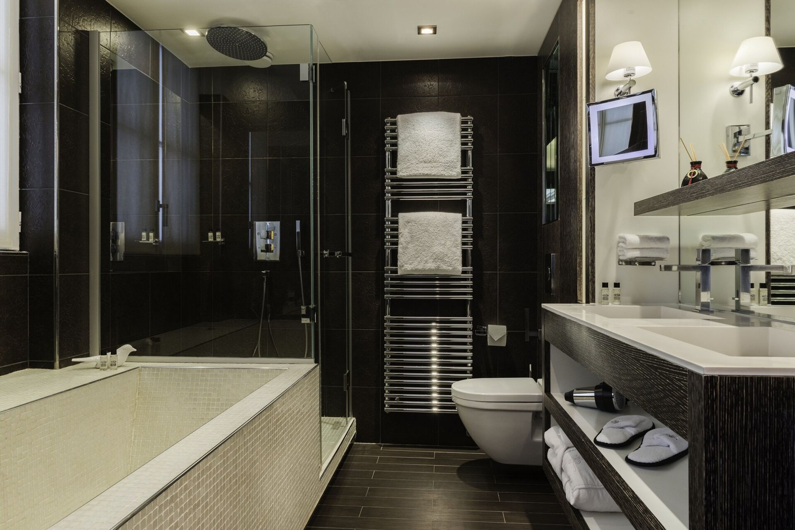 Les Jardins de la Villa & SPA — rooms