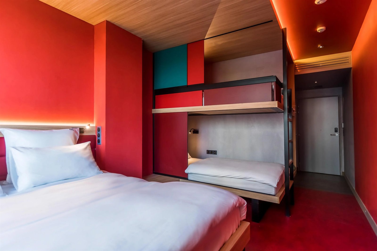 Yooma Urban Lodge Tour Eiffel — rooms