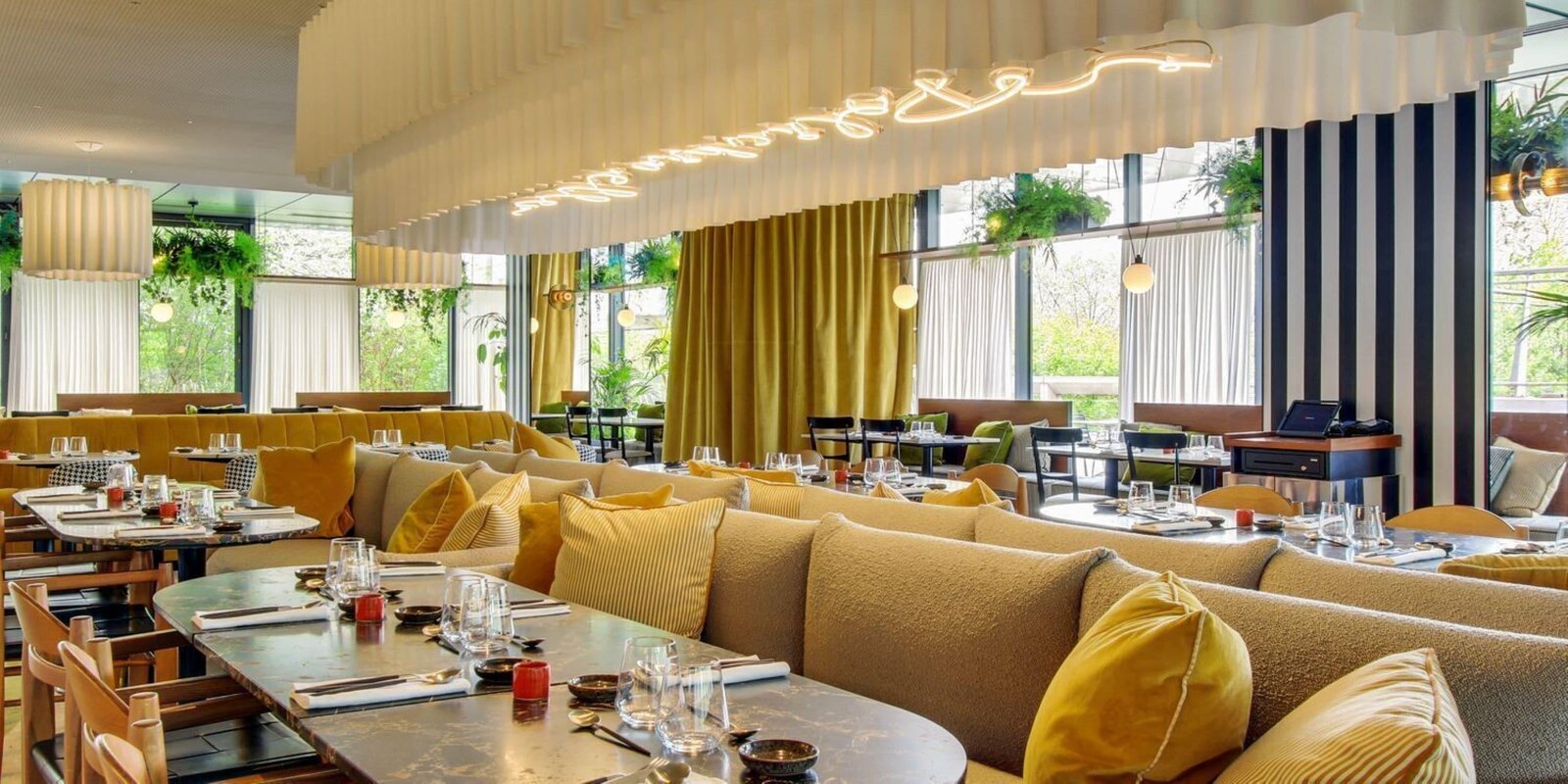 Yooma Urban Lodge Tour Eiffel — eat & drink