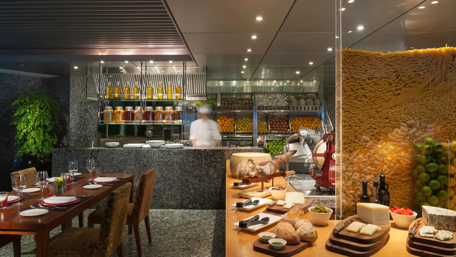 Marco Polo Hongkong Hotel — eat & drink