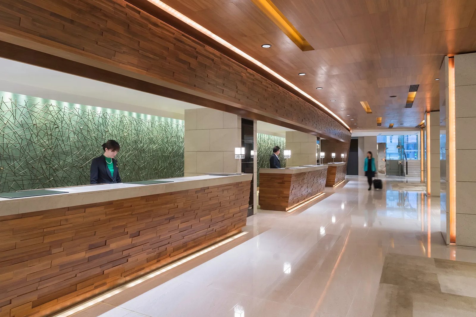 Marco Polo Hongkong Hotel — vibe