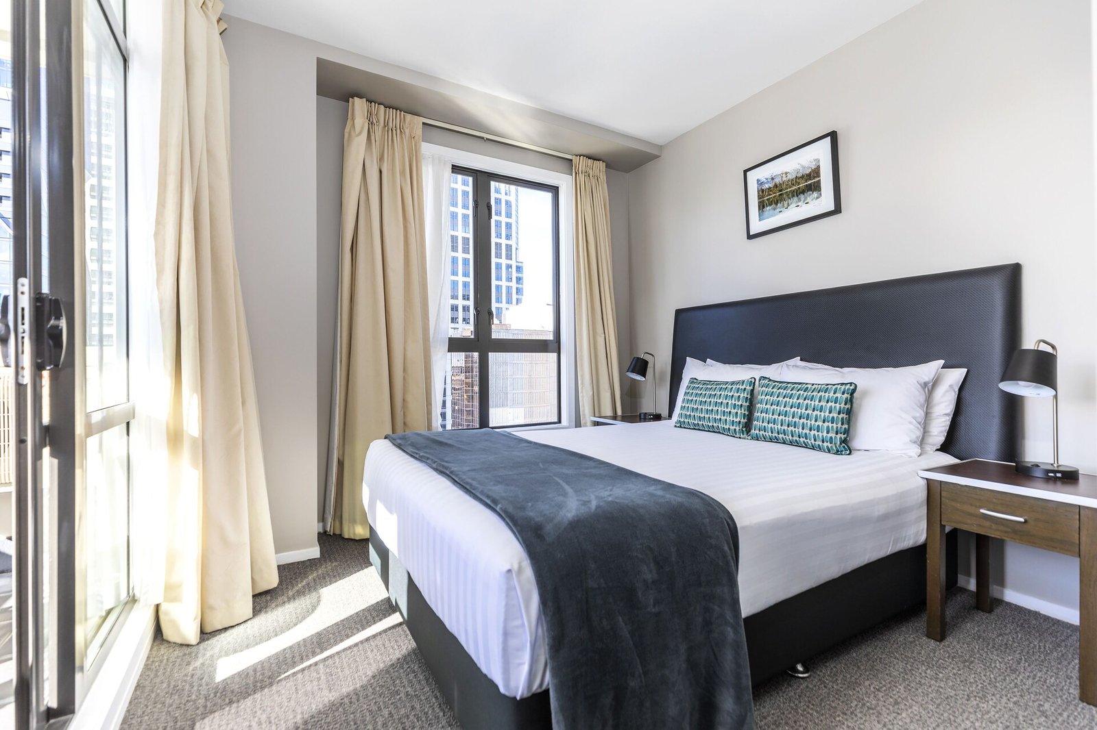 Quest on Queen Serviced Apartments — rooms