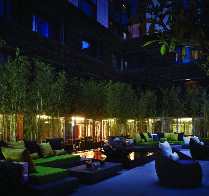 The Mira Hong Kong — vibe