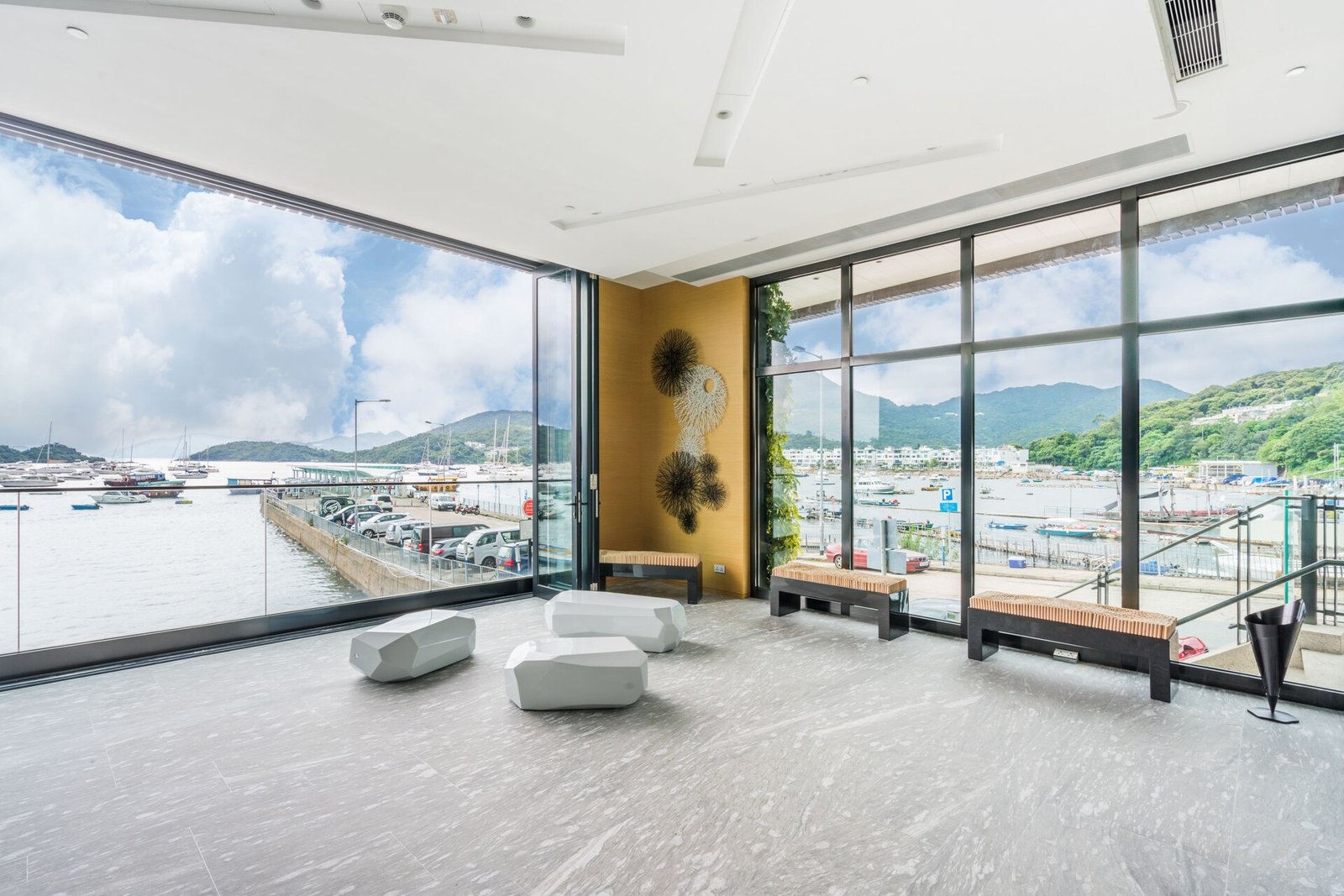 The Pier Hotel — vibe