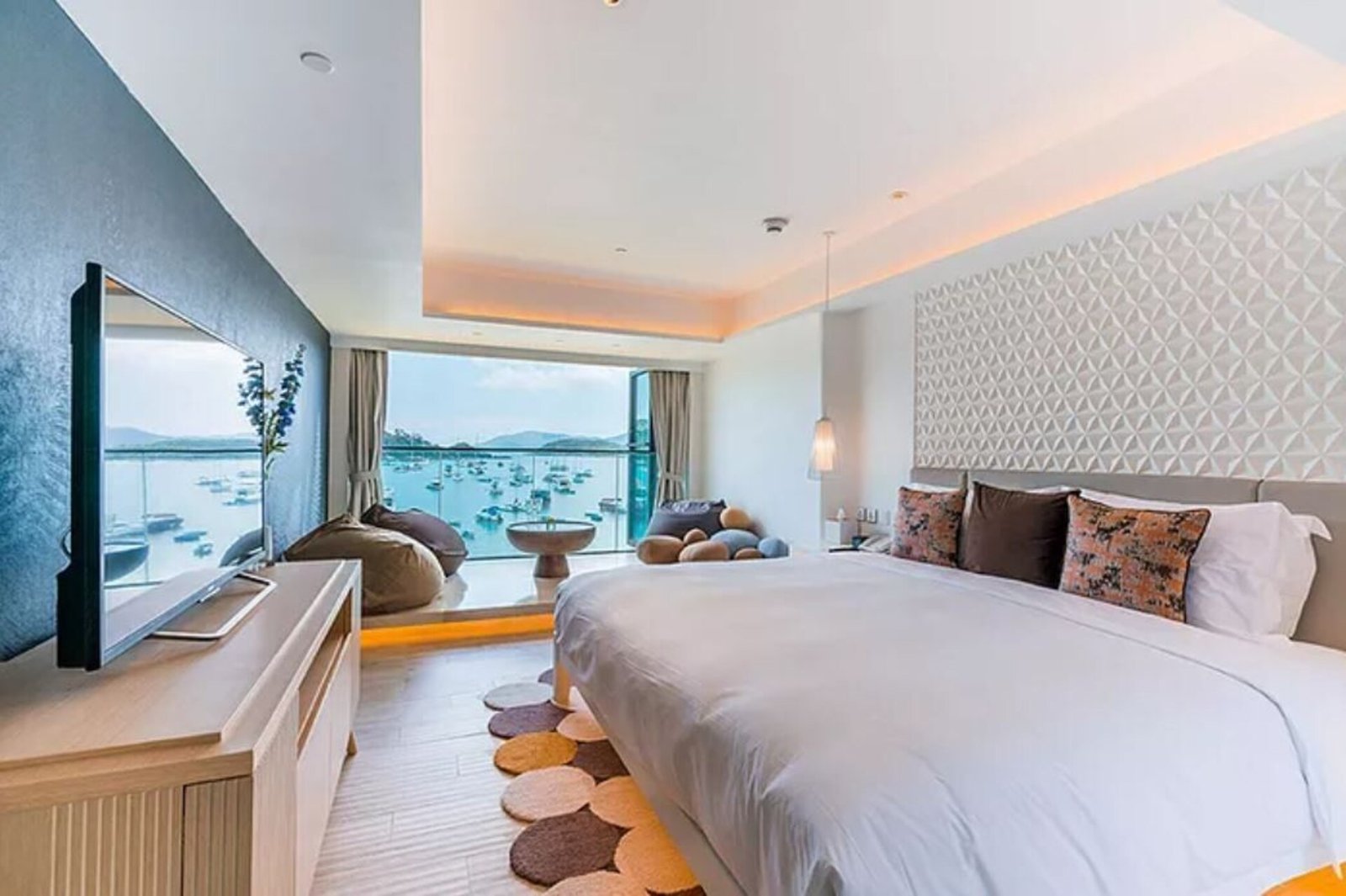 The Pier Hotel — rooms