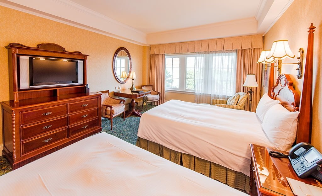 Hong Kong Disneyland Hotel — rooms