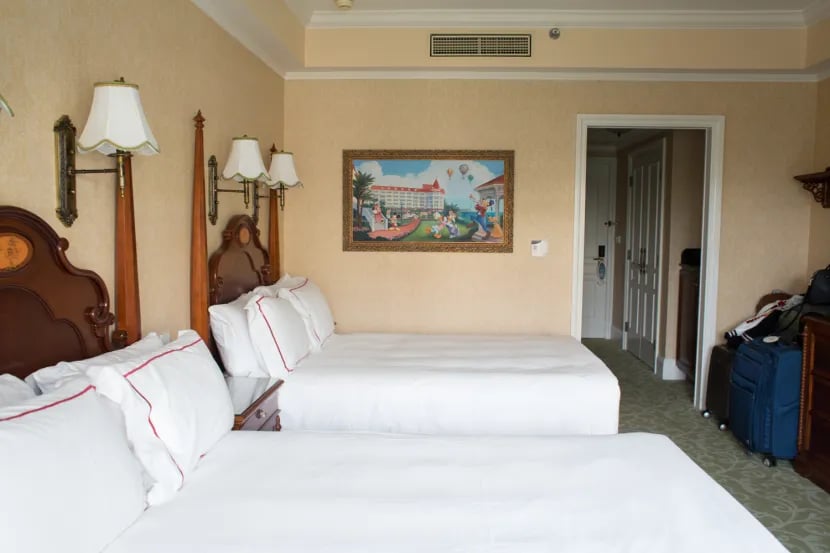 Hong Kong Disneyland Hotel — rooms