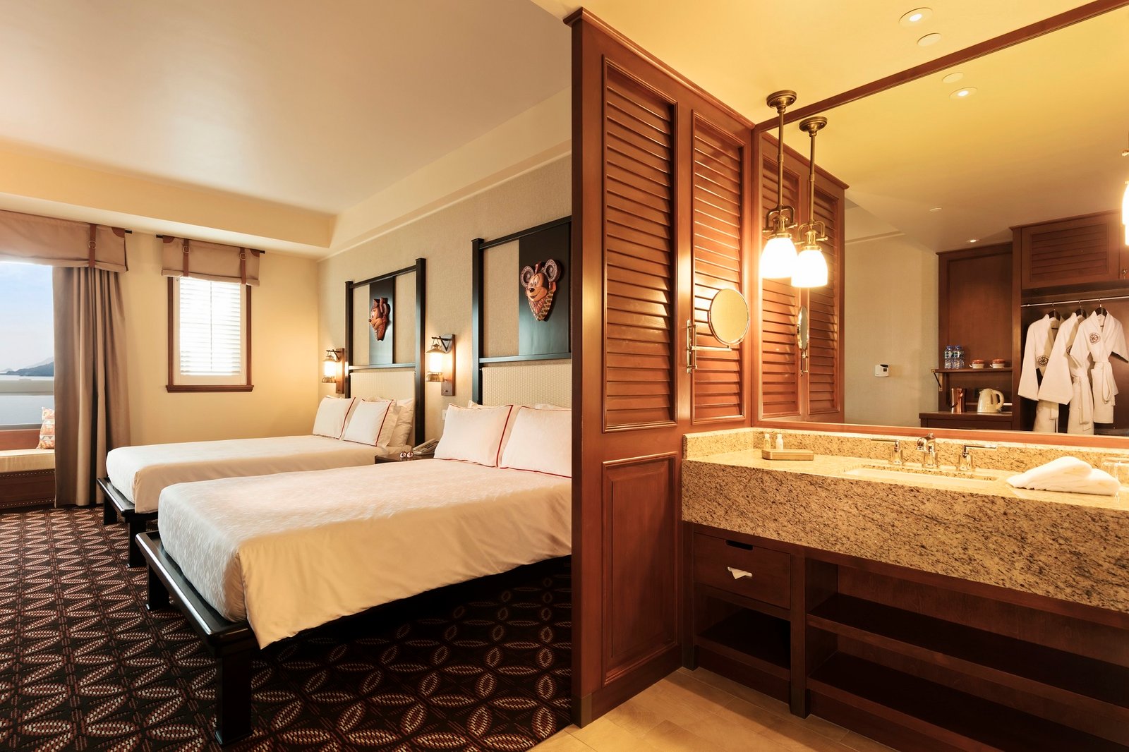 Disney Explorers Lodge — rooms