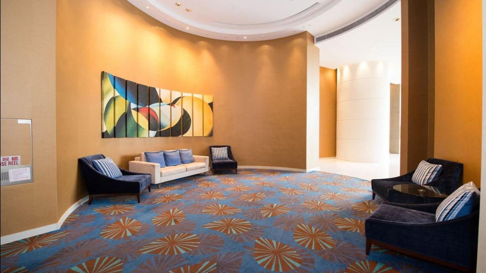 Auberge Discovery Bay Hong Kong — eat & drink