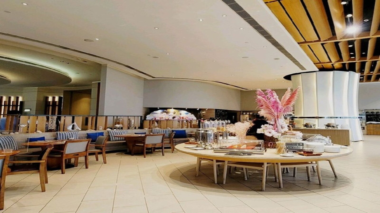 Auberge Discovery Bay Hong Kong — eat & drink