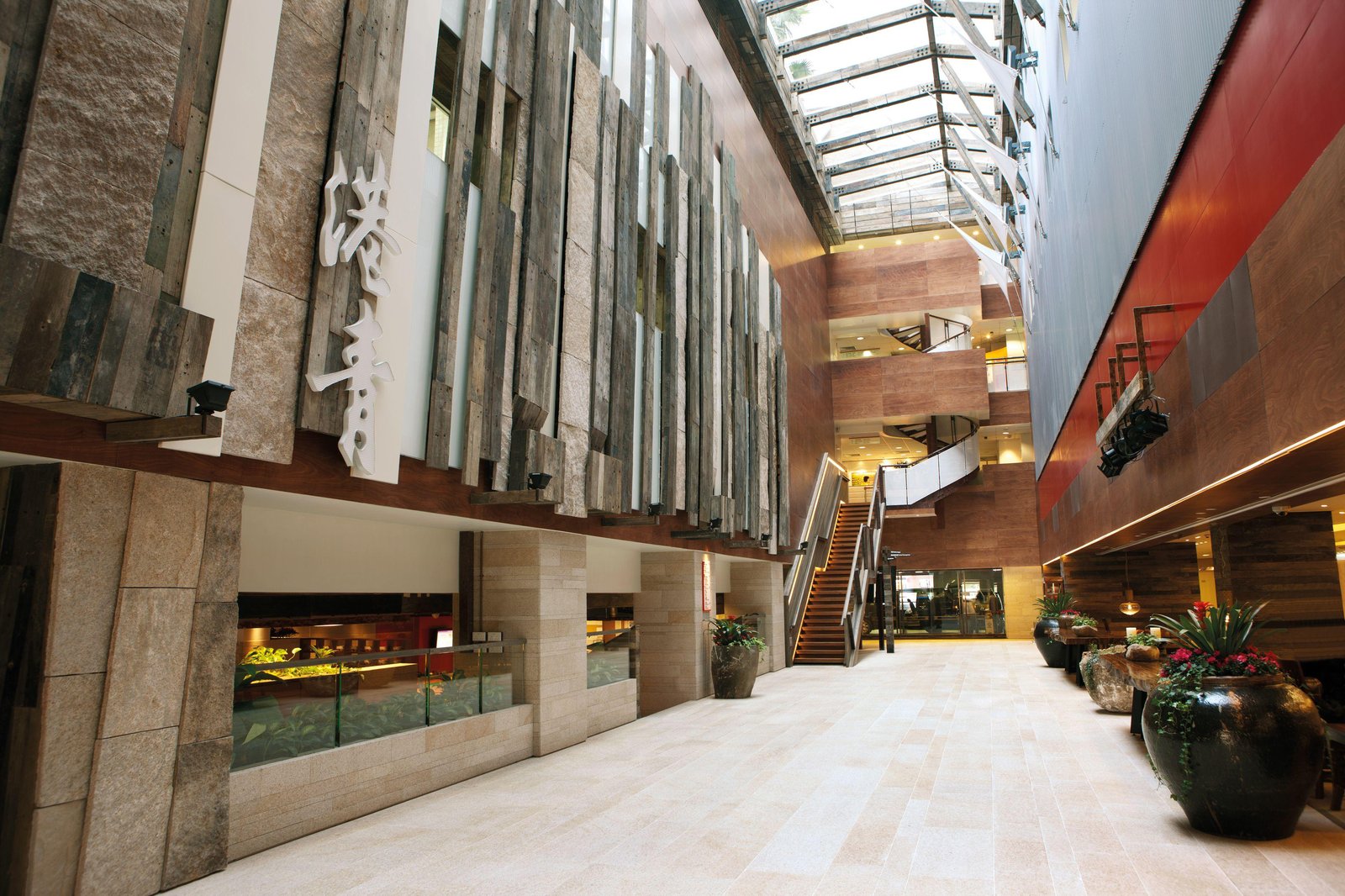 The Salisbury - YMCA of Hong Kong — vibe