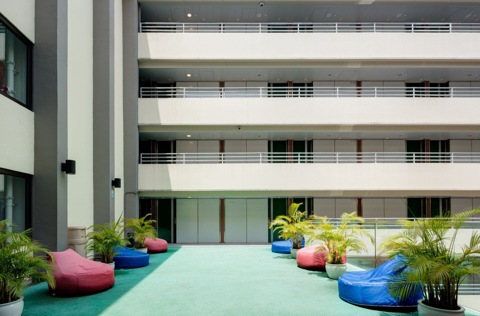 YHA Mei Ho House Youth Hostel — vibe
