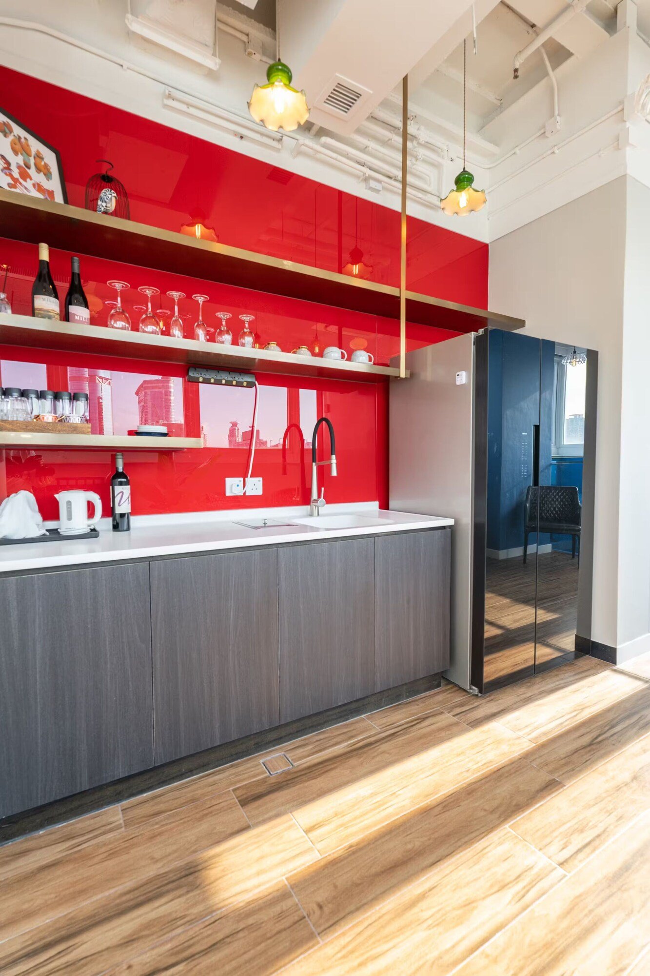 Tung Nam Lou Art Hotel — eat & drink