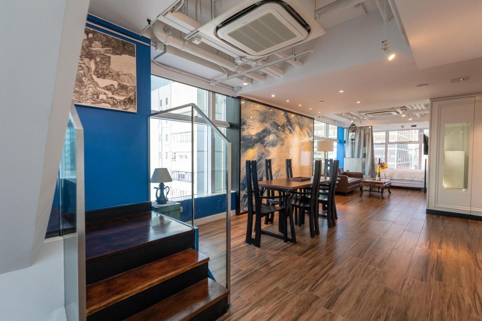 Tung Nam Lou Art Hotel — eat & drink