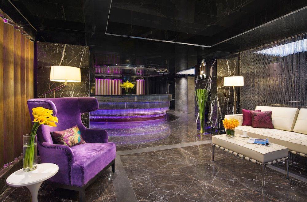 Tung Nam Lou Art Hotel — vibe