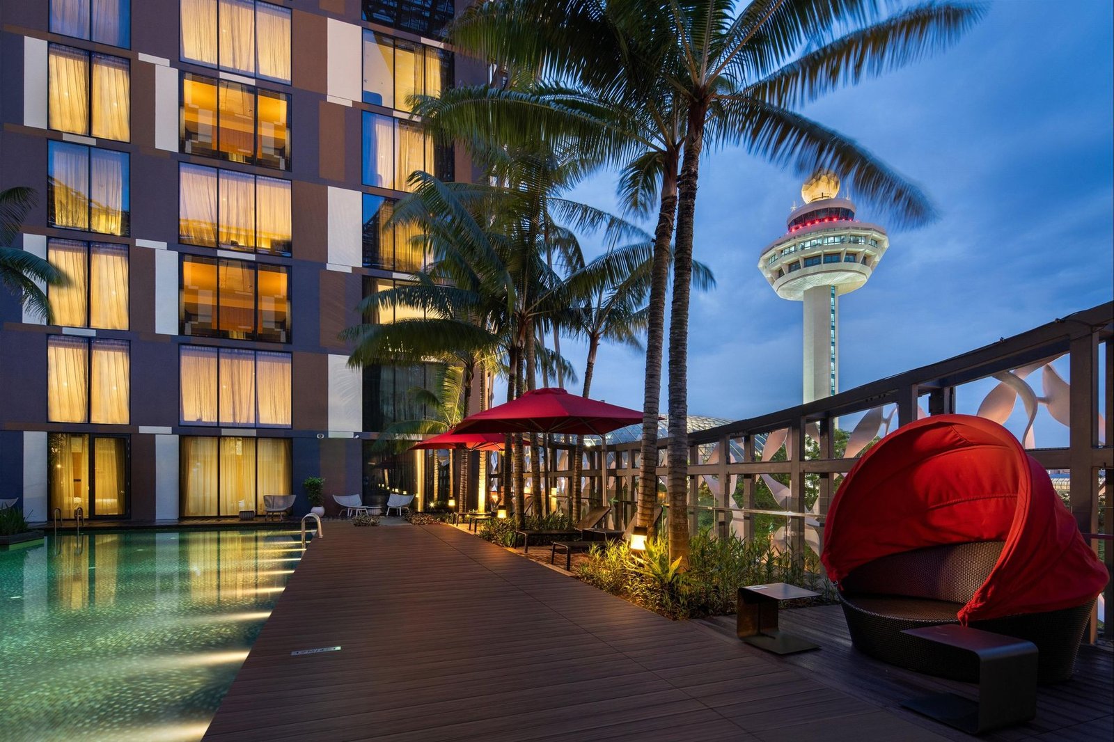 Crowne Plaza Changi Airport by IHG — vibe